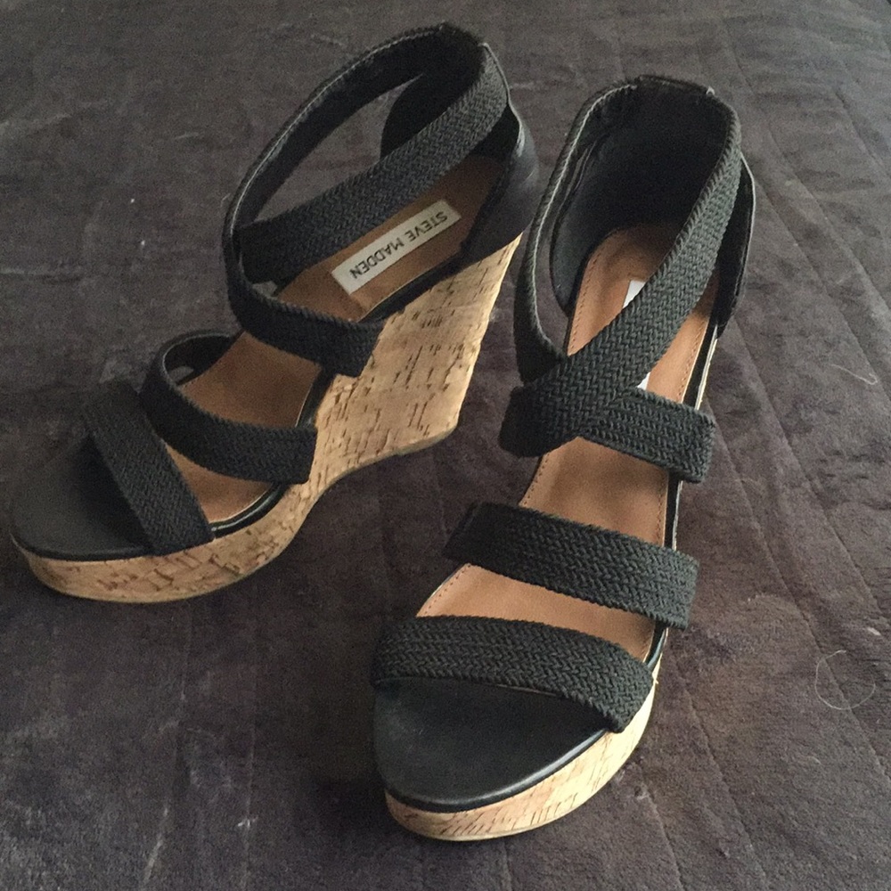 Comfortable Steve Madden platform wedges!